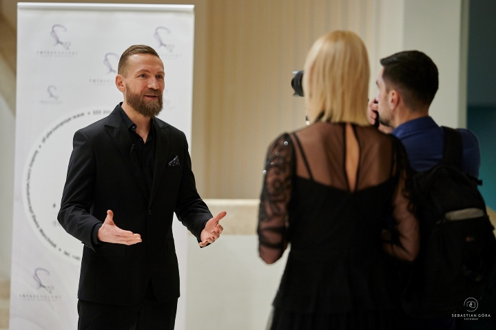 Przemysław Kossakowski i ekipa Zatoki Piękna Przemysław Kossakowski i ekipa Zatoki Piękna