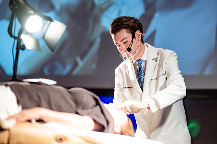 dr Andrew R. Christie-Schwarz, Global Medical Trainer w DermapenWorld