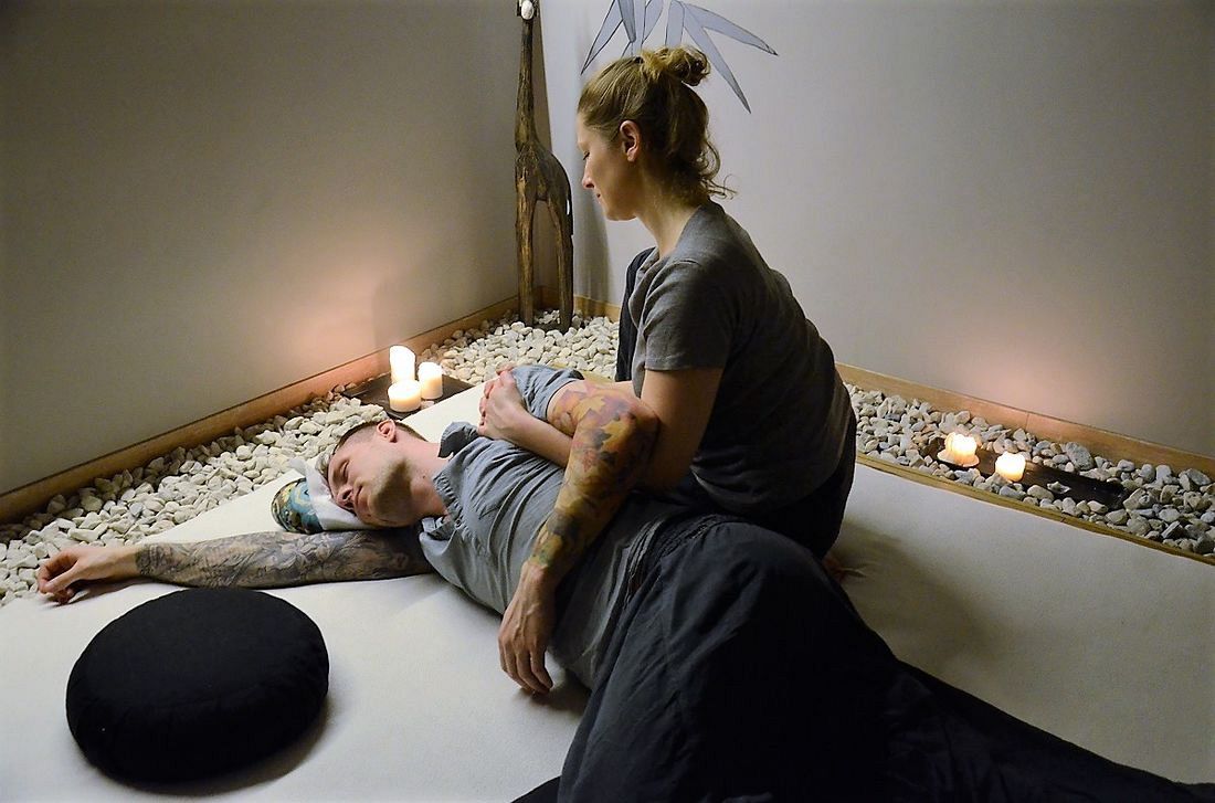Shiatsu - sztuka głęboko relaksującego masażu prosto z Japonii 