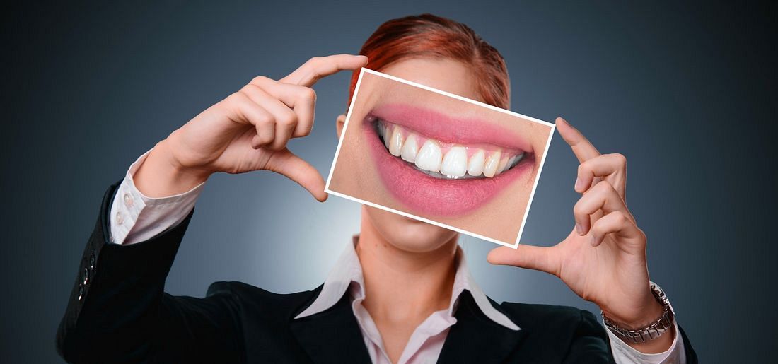 Nowe trendy w stomatologii. Koniec z tzw. Hollywood Smile? 