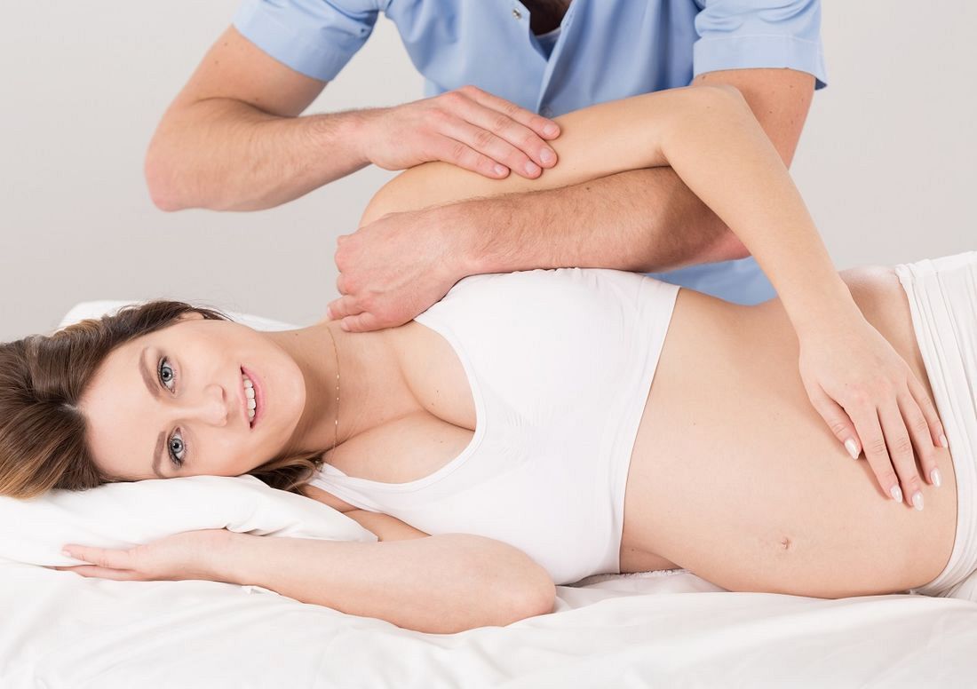 Fizjoterapia w ciąży i po porodzie – kiedy zgłosić się do specjalisty? 