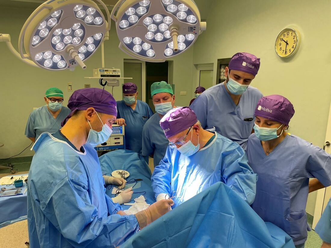Chirurgia piersi z użyciem implantów Motiva - relacja wideo z sali operacyjnej 