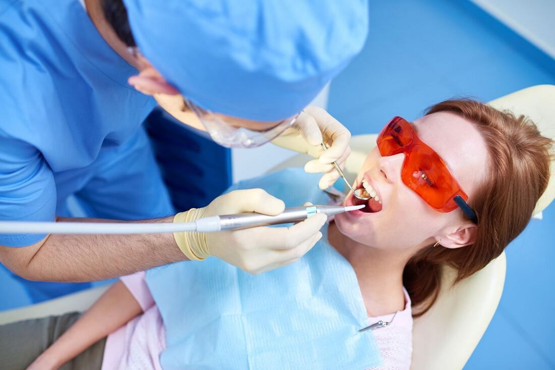 Co może laser, czyli laserowe leczenie nadwrażliwości zębów 