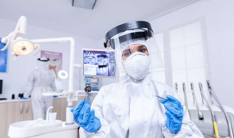 Czy wizyta u dentysty w czasie pandemii jest bezpieczna?