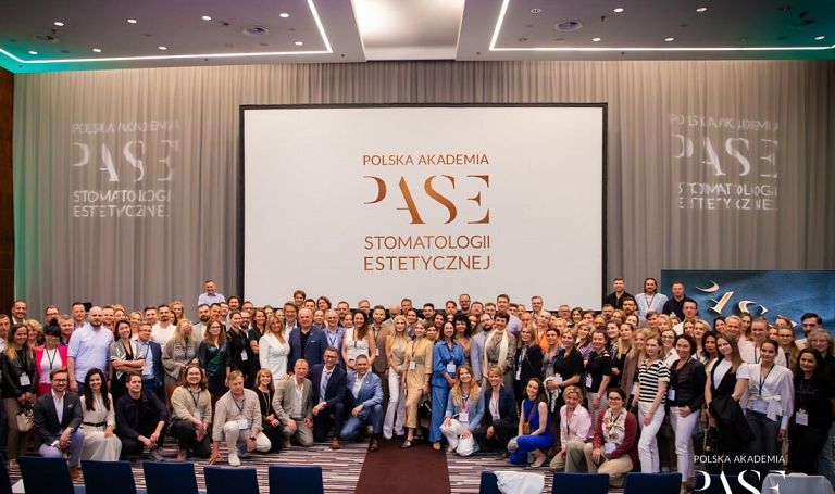 O cyfrowej rewolucji i łączeniu stomatologii z estetyką na XXI Konferencji Naukowej PASE