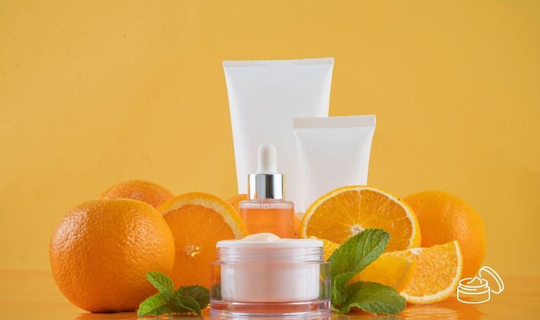 Witamina C w kosmetologii - jak dobrać serum do potrzeb skóry?