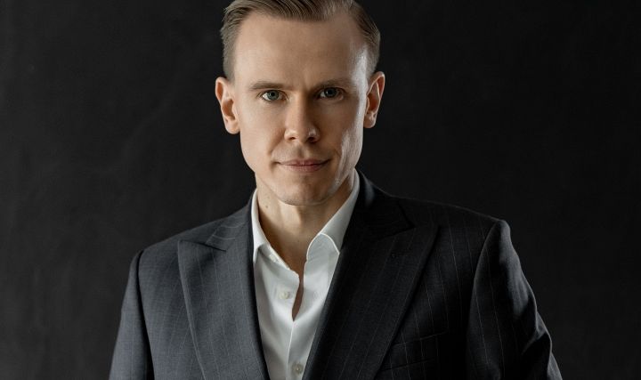 Mateusz Koziej, 35-letni lekarz, najmłodszy specjalista chirurgii plastycznej w Polsce z tytułem profesora