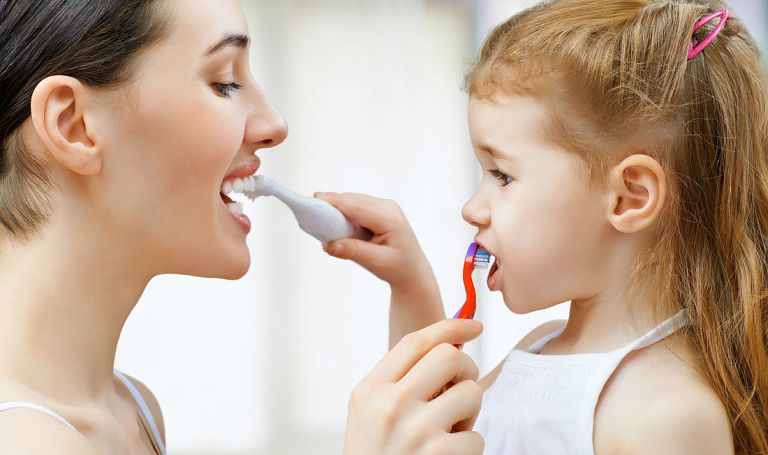 Jak wybrać szczoteczkę do zębów dla dzieci?