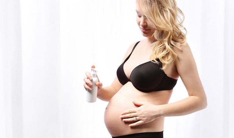 Przygotowania do lata. Jak usunąć rozstępy po ciąży?