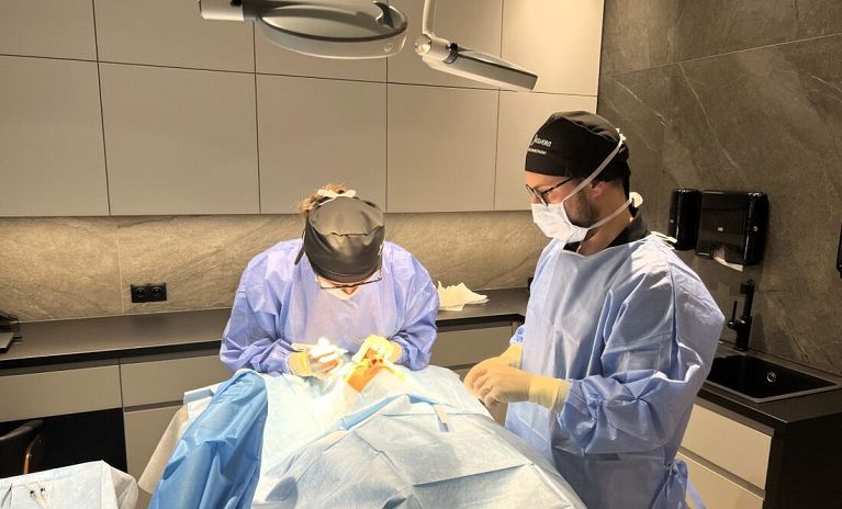Jak wygląda zabieg blefaroplastyki i Direct Brow Lift w Gabinetach Juwena?